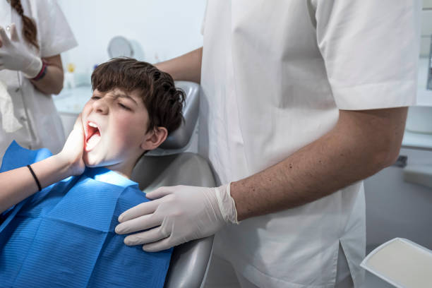 Best Emergency Tooth Extraction  in Holiday, FL